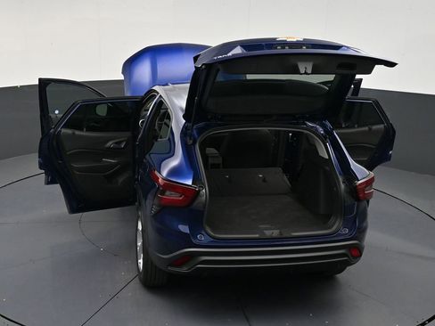 Used 2024 Chevrolet Trax LS w/ LS Convenience Package FWD image 32