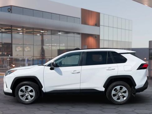 Used 2019 Toyota RAV4 LE AWD/4WD image 5