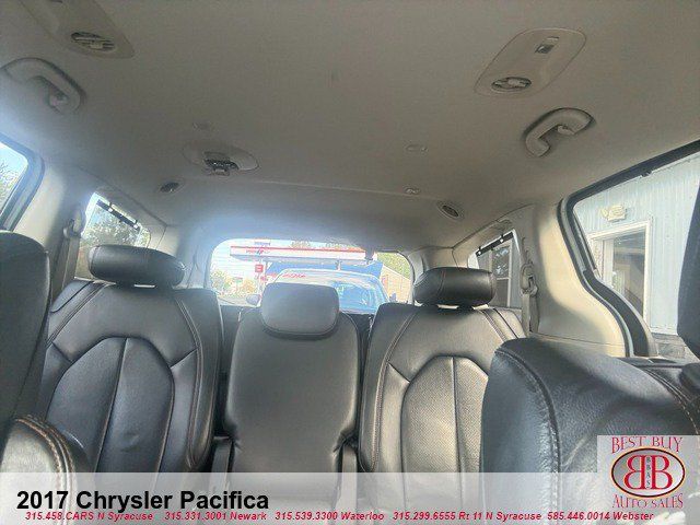 Used 2017 Chrysler Pacifica Touring-L Plus w/ Advanced Safetytec Group FWD image 18
