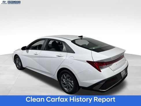 Used 2025 Hyundai Elantra Hybrid FWD image 3