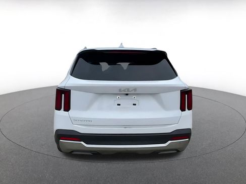 Used 2024 Kia Sorento S image 12