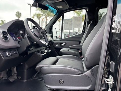 Used 2025 Mercedes-Benz Sprinter 3500 image 20