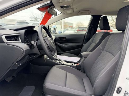 Used 2025 Toyota Corolla LE image 18