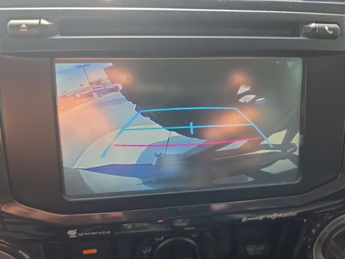 Used 2019 Toyota 4Runner TRD Off-Road Premium AWD/4WD image 18