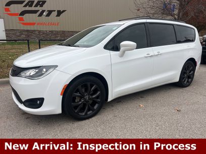 Used 2020 Chrysler Pacifica Touring-L Plus w/ S Appearance Package