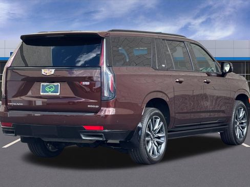 Certified 2022 Cadillac Escalade ESV Sport Platinum AWD/4WD image 4