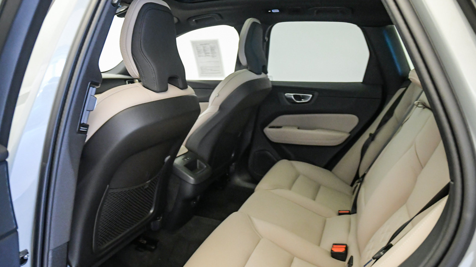 Certified 2026 Volvo XC60 B5 Plus AWD/4WD image 18