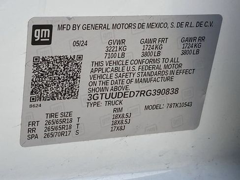 Used 2024 GMC Sierra 1500 SLT image 43