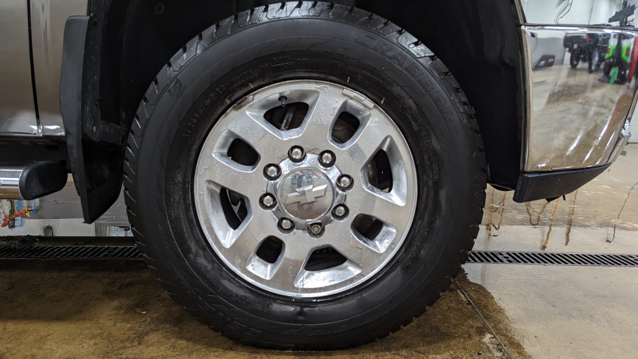 Used 2013 Chevrolet Silverado 2500 LT w/ Interior Plus Package AWD/4WD image 9