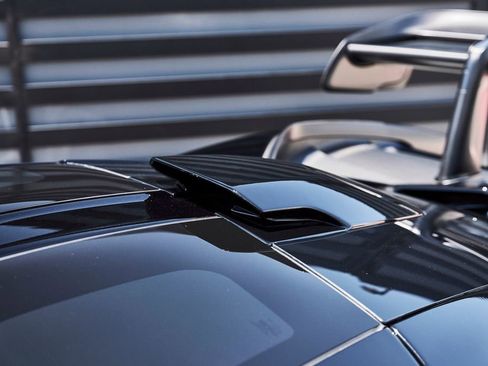 Used 2019 McLaren Senna RWD image 13