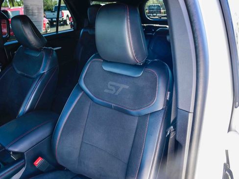 Used 2025 Ford Explorer ST w/ Sun And Sound Package image 22