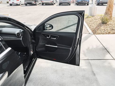Used 2025 Mercedes-Benz C 300 4MATIC Sedan image 9