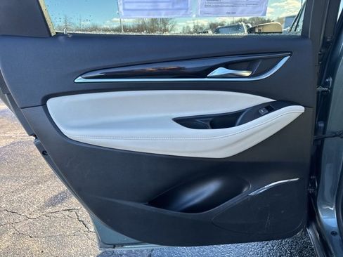 Used 2023 Buick Enclave Premium image 17