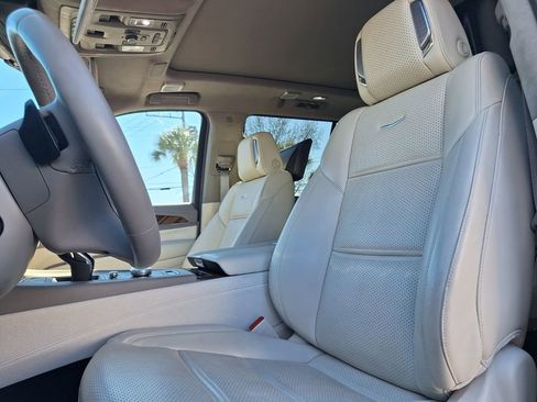 Certified 2024 Cadillac Escalade Sport Platinum image 30