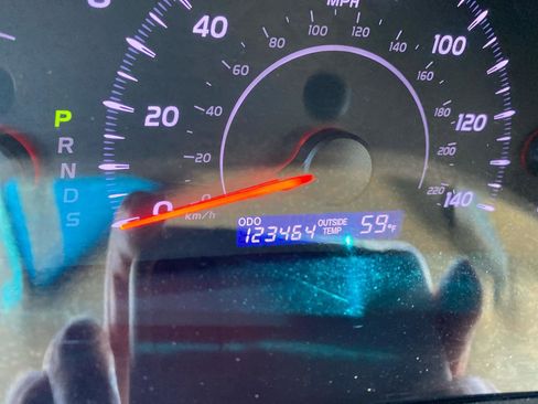 Used 2011 Toyota Camry LE w/ LE Extra-Value Pkg image 19