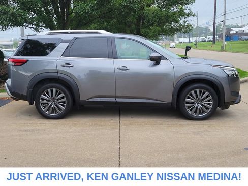 Certified 2024 Nissan Pathfinder SL w/ SL Premium Package AWD/4WD image 2