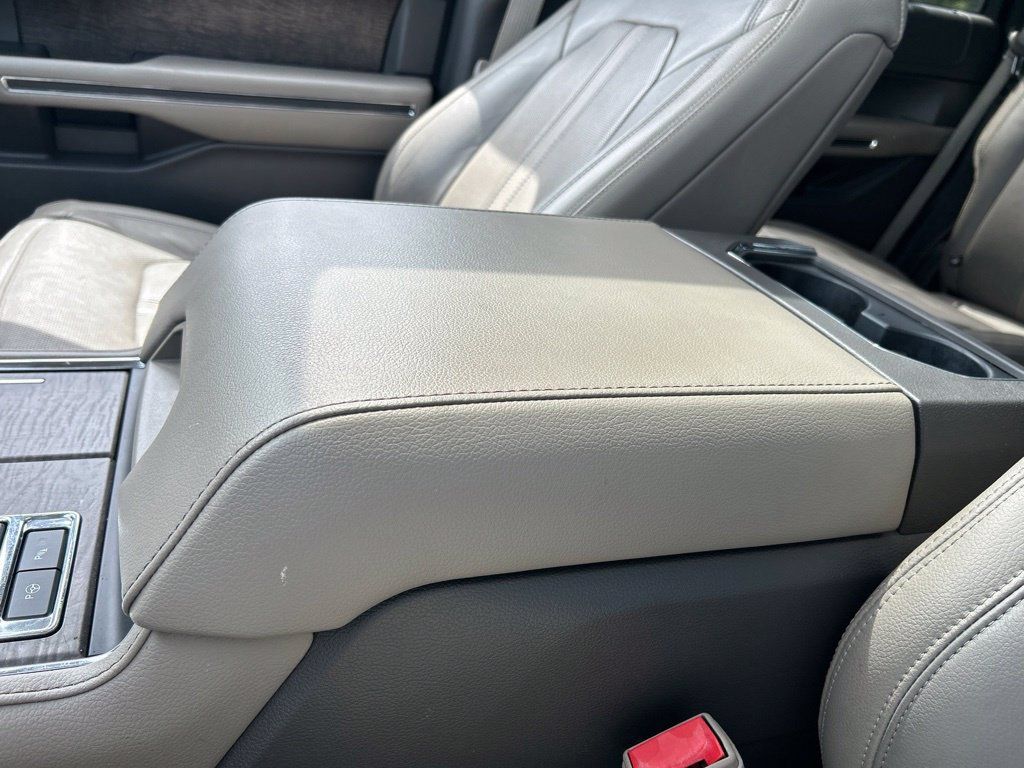 Used 2019 Ford Expedition Limited w/ Special Edition Package RWD image 36