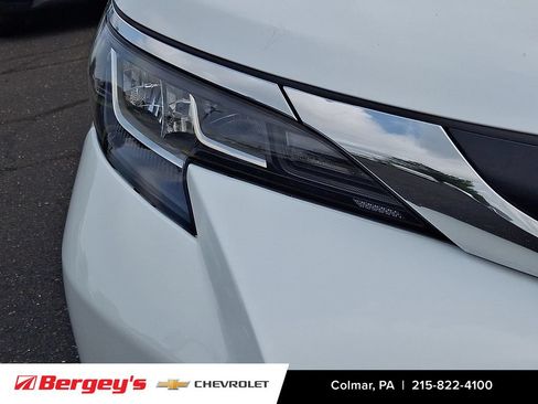 Used 2023 Toyota Sienna XLE AWD/4WD image 11