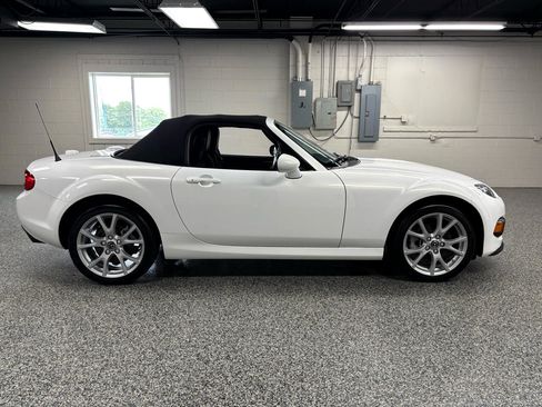 Used 2013 MAZDA MX-5 Miata Grand Touring image 3