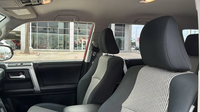 Used 2018 Toyota 4Runner SR5 AWD/4WD image 15