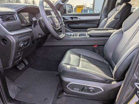 New 2026 Jeep Grand Wagoneer L Limited image 11