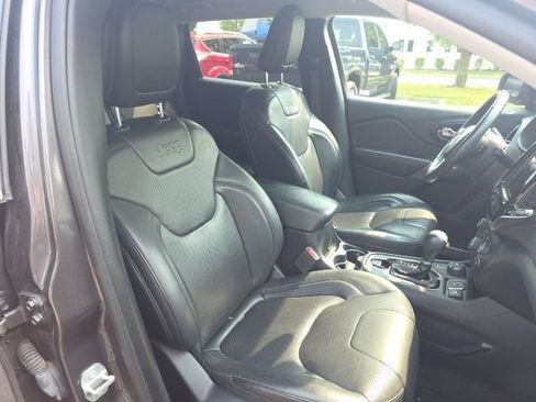 Used 2019 Jeep Cherokee Limited AWD/4WD image 19