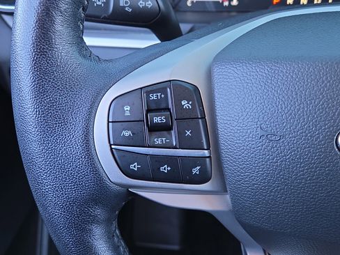 Certified 2022 Ford Explorer XLT w/ Equipment Group 202A image 21