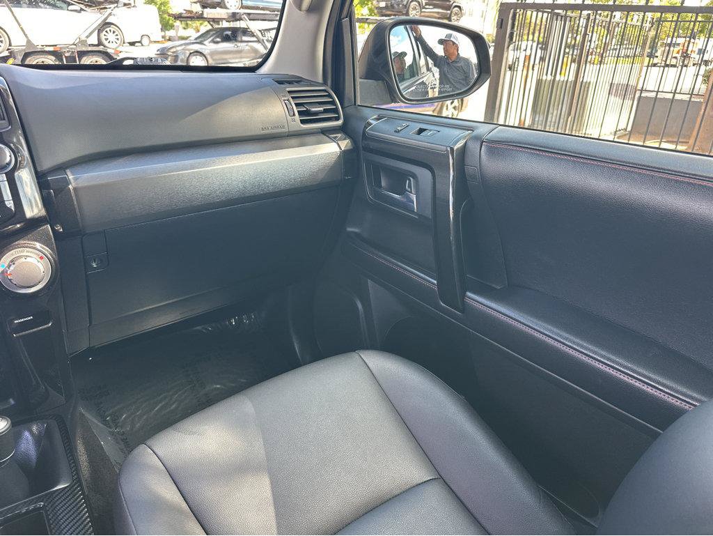 Used 2018 Toyota 4Runner TRD Off-Road Premium AWD/4WD image 18