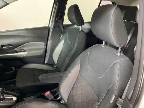 Used 2020 Nissan Kicks SV image 8