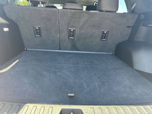 Used 2025 Chevrolet Equinox LT FWD image 25