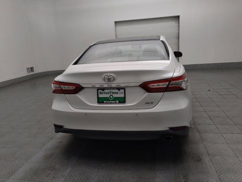 Used 2018 Toyota Camry XLE FWD image 7