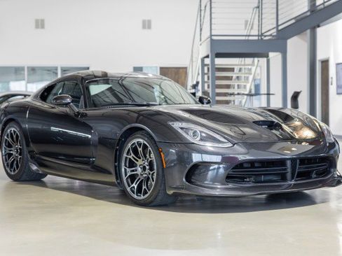 Used 2013 SRT Viper GTS w/ GTS Laguna Interior Pkg image 18