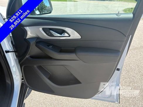 Used 2023 Chevrolet Traverse LT FWD image 29