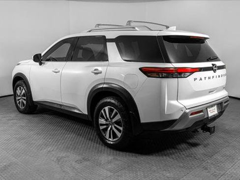 Used 2022 Nissan Pathfinder SL image 6