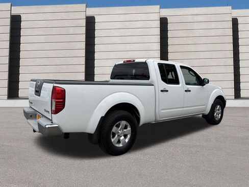 Used 2010 Nissan Frontier SE AWD/4WD image 5