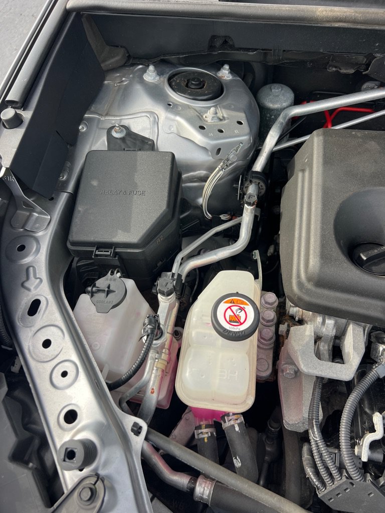 Used 2021 Toyota RAV4 XLE AWD/4WD image 46