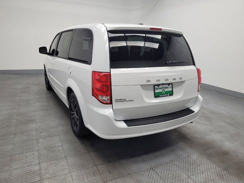 Used 2016 Dodge Grand Caravan SXT FWD image 6