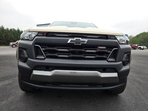 Used 2024 Chevrolet Colorado Trail Boss w/ Technology Package AWD/4WD image 8