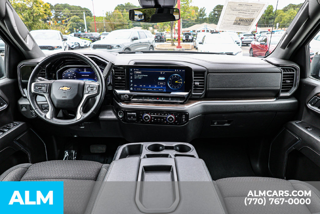 Used 2025 Chevrolet Silverado 1500 LT AWD/4WD image 27