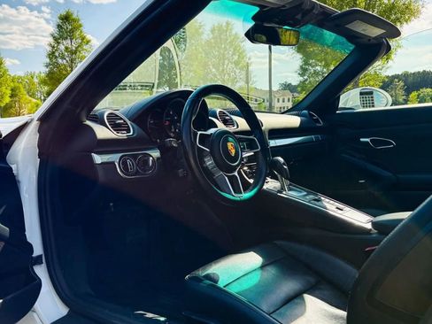 Used 2019 Porsche 718 Boxster image 18