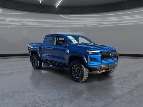Used 2024 Chevrolet Colorado ZR2 w/ ZR2 Convenience Package III AWD/4WD image 2