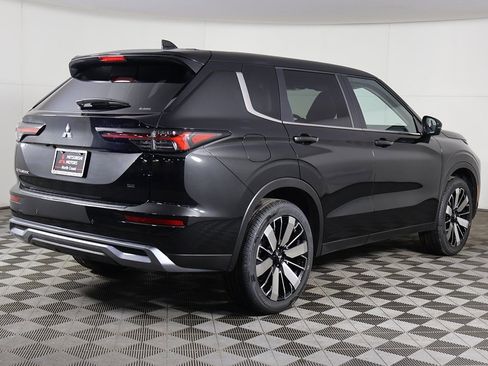 New 2026 Mitsubishi Outlander SE image 11