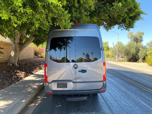 Used 2021 Mercedes-Benz Sprinter 2500 image 5