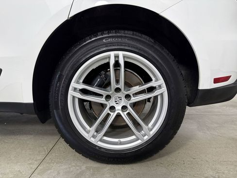 Certified 2023 Porsche Macan AWD/4WD image 14