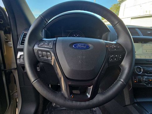 Used 2018 Ford Explorer XLT w/ Equipment Group 202A image 23