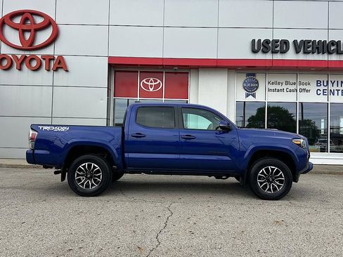 Certified 2023 Toyota Tacoma TRD Sport w/ Technology Package AWD/4WD image 6