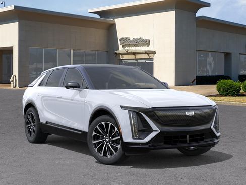 New 2026 Cadillac Lyriq Premium Sport w/ LPO, Floor Liner Package AWD/4WD image 31