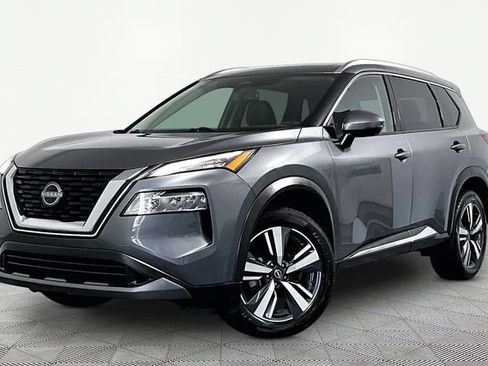 Used 2023 Nissan Rogue SL FWD image 2