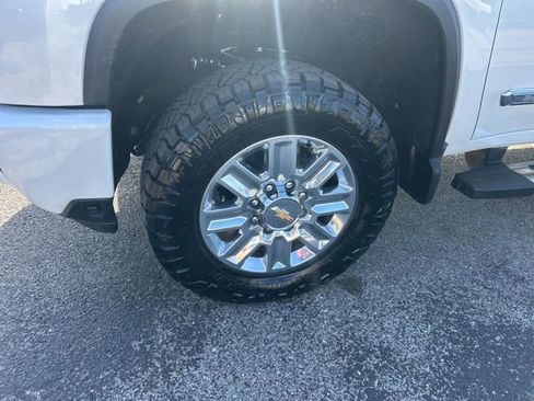 Used 2025 Chevrolet Silverado 2500 High Country w/ Technology Package image 10