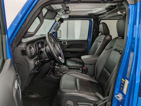 Used 2021 Jeep Wrangler Unlimited Sahara w/ Cold Weather Group image 17